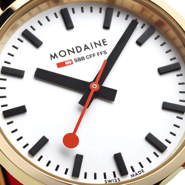 MONDAINE - Classic Black Vegan Grape Leather, 30 mm A658.30323.10SBBV