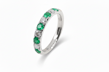 18K Yellow Gold Emerald & Diamond Ring