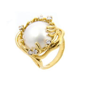 18K Yellow Gold White Mabe Pearl and Diamond Ring | Pearl Jewellery Australia | Pearl Jewellery Melbourne | Pearl Rings Australia | H&H Jewellery