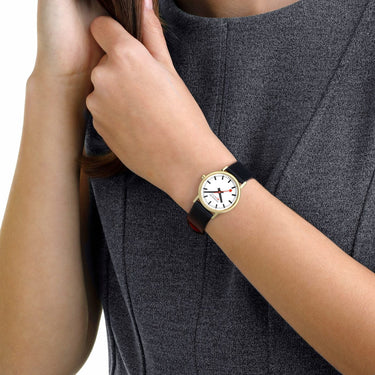 MONDAINE - Classic Black Vegan Grape Leather, 30 mm A658.30323.10SBBV