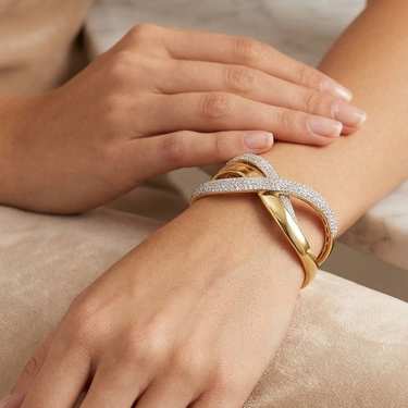18K Yellow Gold Natural Diamond Bangle