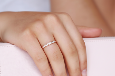 9K White Gold Tdw. 0.20ct Diamond Band Ring
