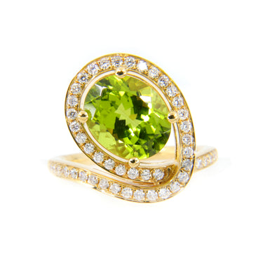 18K Yellow Gold 3.46ct Peridot and Diamond Ring - 20752347