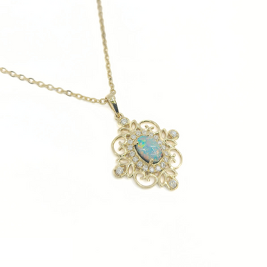 18K Yellow Gold Opal Pendant